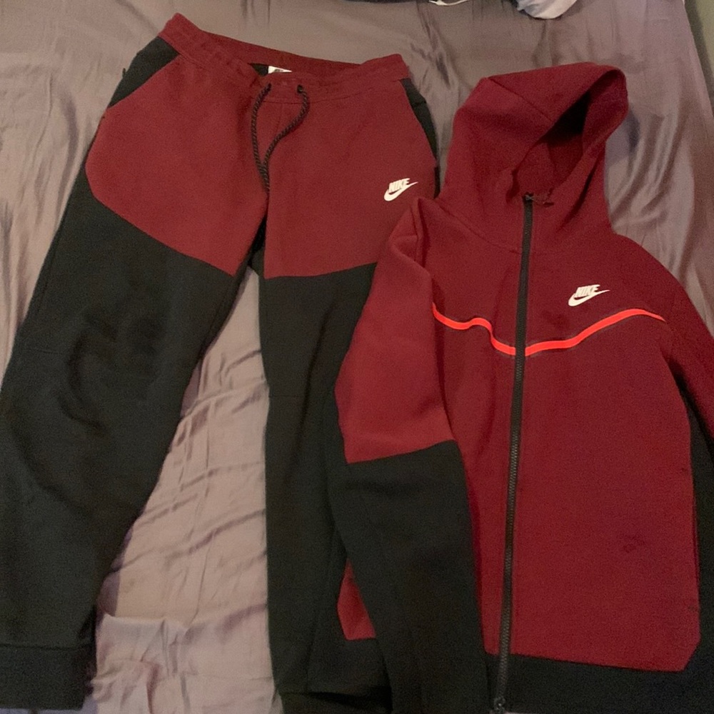 Bergandy and black nike tech fleece mens